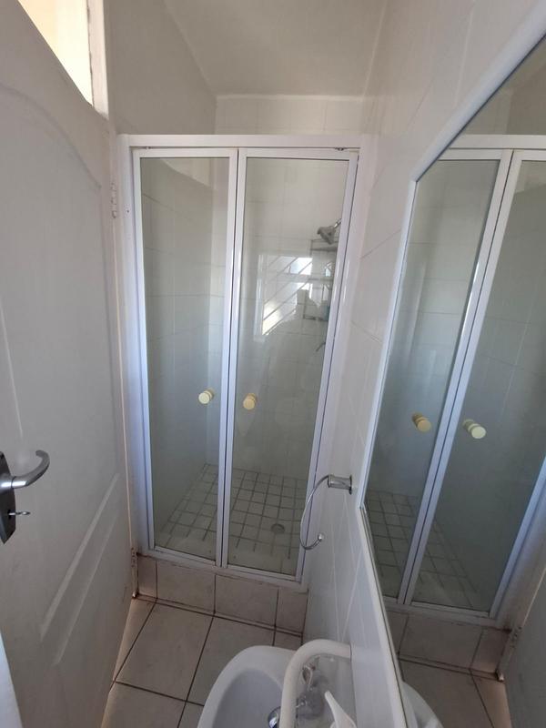 To Let 2 Bedroom Property for Rent in Rondebosch Western Cape